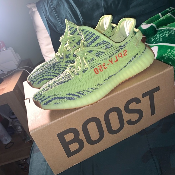 Yeezy 350 v2 Semi Frozen Yellow